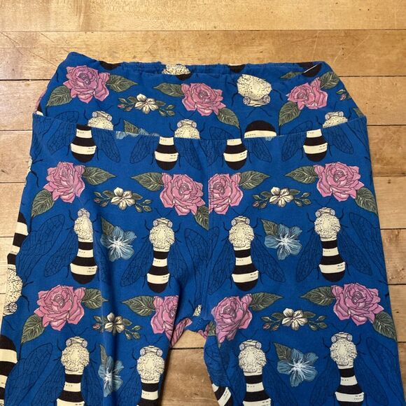 LulaRoe Leggings Women’s One Size Blue Floral & Flies Stretch Ankle - Picture 6 of 12